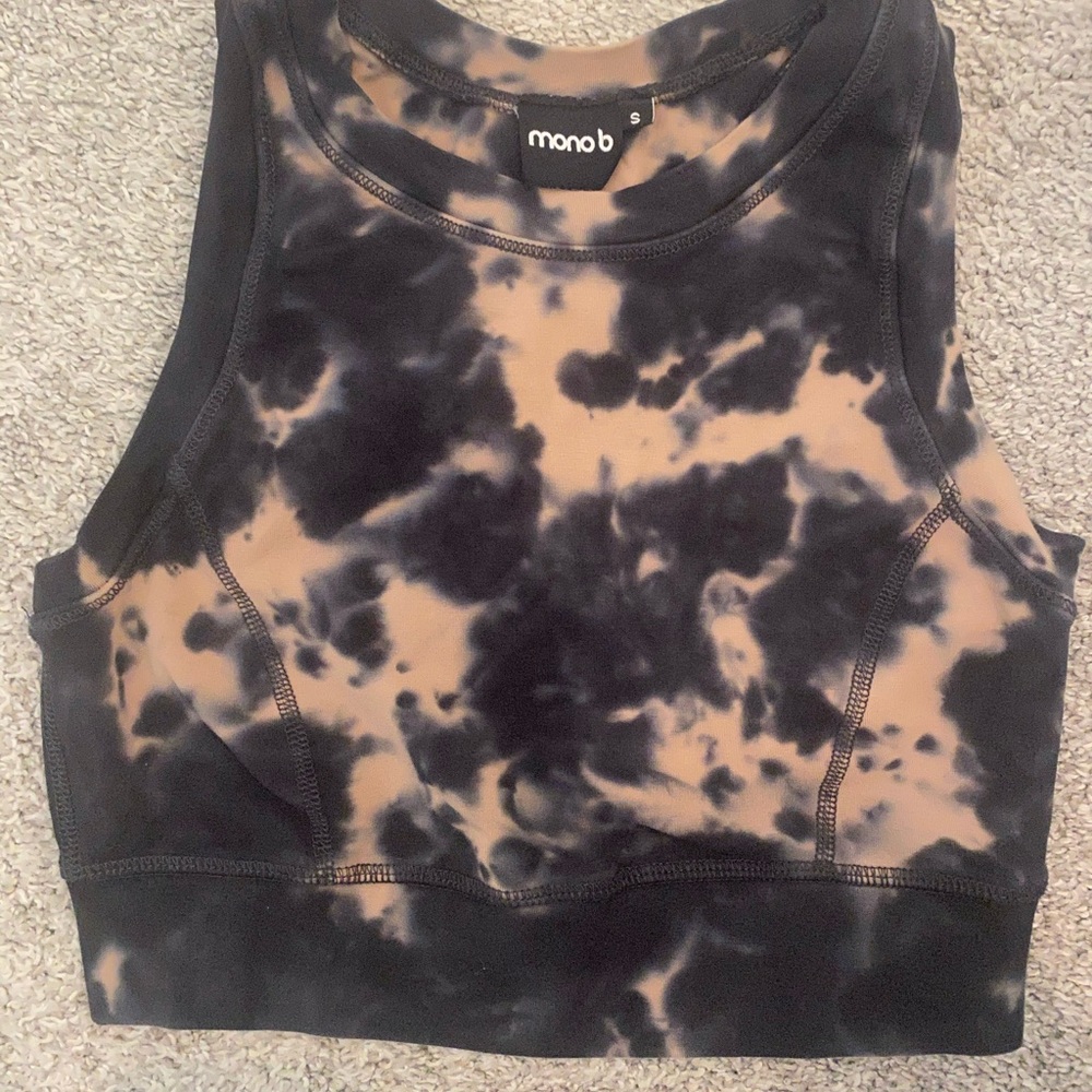 Like new Mono B cute dark tye dye print sports bra